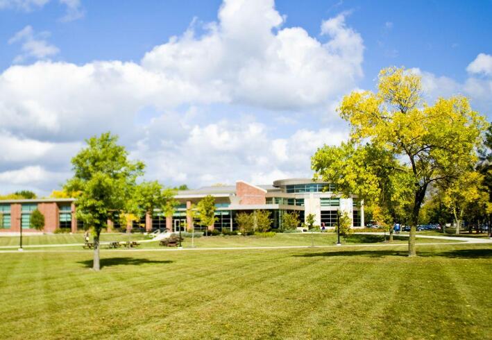 三一国际大学Trinity International University课业辅导
